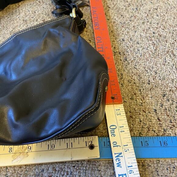 Vintage Tommy Hilfiger Shoulder Bag Purse Black Faux Leather Gold Tone Hardware - Picture 2 of 7